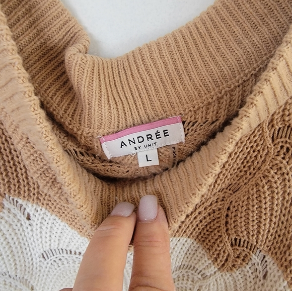 NWOT Andree by Unit oversized sweater size L - Picture 4 of 6